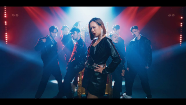瑪菲司 Mavis feat. 張傑【Shopping Queen】- Official Music Video