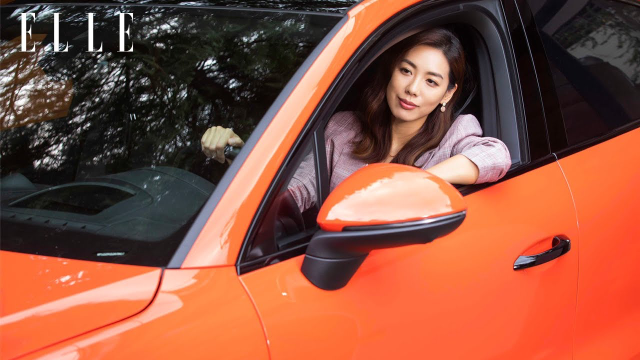 女人不會滿足人生只扮演一種角色，林可彤用開車為生活找平衡，也找到真正的自己｜ELLE Taiwan