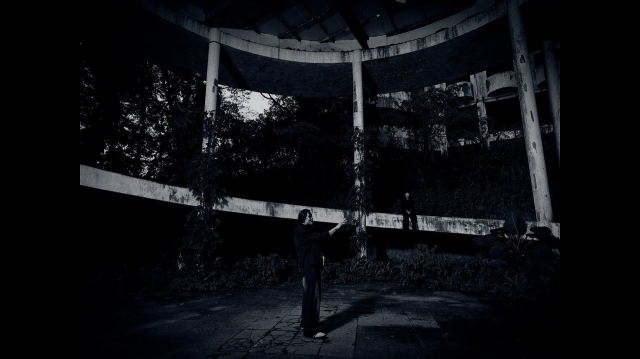 6E - 《伸手不見五指》 feat.孫孫