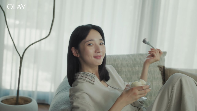 OLAY x 李沐｜水光小白瓶 甜點篇 CM