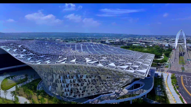 台中市 中央公園 最新完工逢甲大學共善樓  遊覽周遭最美公園建築(1.逢甲大學共善樓 2. 中國醫藥大學 影音中心 3.綠美圖書館  4.國際會展中心)